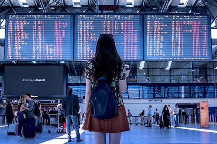 mujer_aeropuerto