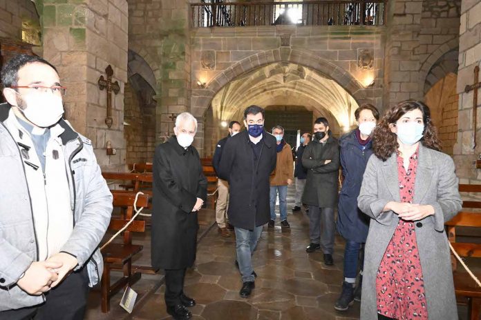 visita_iglesia_monasterio_oia