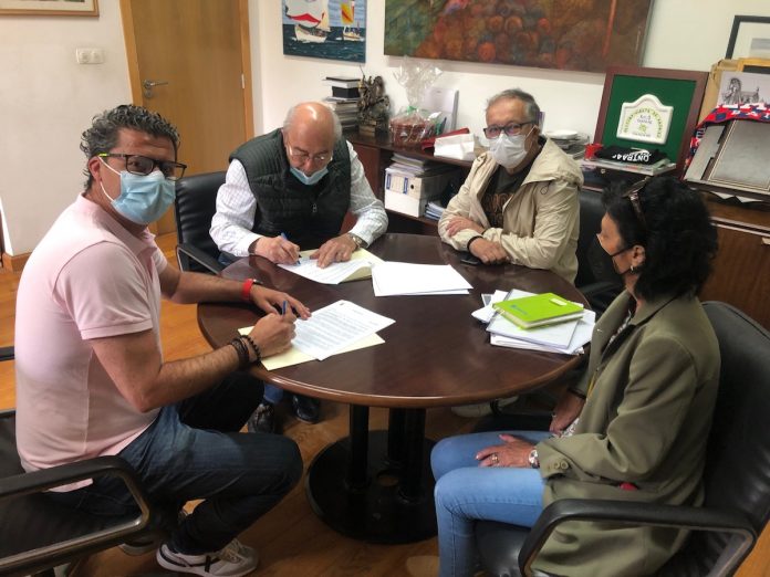 Firma Convenio Ocio para todos_baiona_juan_maria