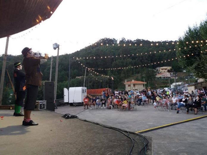 Días Felices Teatro do Ar