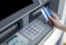 Condenan a 18 meses de cárcel a una mujer por sacar dinero con la tarjeta de un amigo