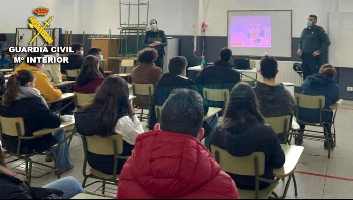 charla-guardia-civil-tizon-tui