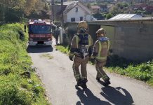 El fuego calcina el bajo de una casa en Gondomar