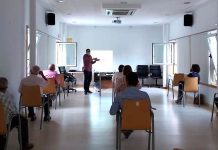 Charla en A Guarda sobre las causas, secuelas y recursos del daño cerebral
