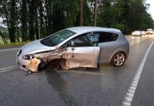 Una colisión entre un camión y un coche provoca importantes retenciones en Tui