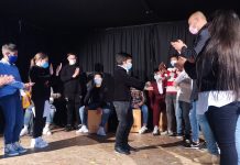 El alcalde se suma a la celebración del Día Internacional del Pueblo Gitano en el CEIP da Ribeira