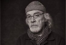 Manuel Álvarez presenta su nuevo libro “Sexades Mar” en la lonja de A Guarda