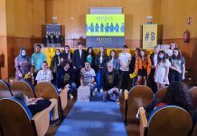 Opmega entrega los premios Batéate 2022 a alumnos por sus reportajes sobre el sector del mejillón