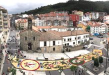A Guarda se engalana con las alfombras florales de la Fiesta del Santísimo