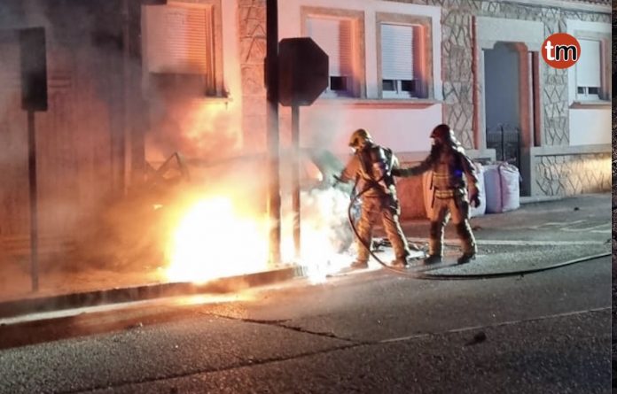 incendio coche casa tui