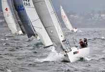Una treintena de barcos se disputan este sábado el Campeonato Gallego de A Dos
