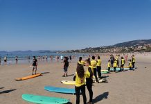 El festival Vive Nigrán ofrece un bautismo de surf, paseos en kayak y paddle surf y una ruta guiada por Monteferro