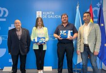 A Guarda recibe las banderas azules para ondearlas en sus arenales