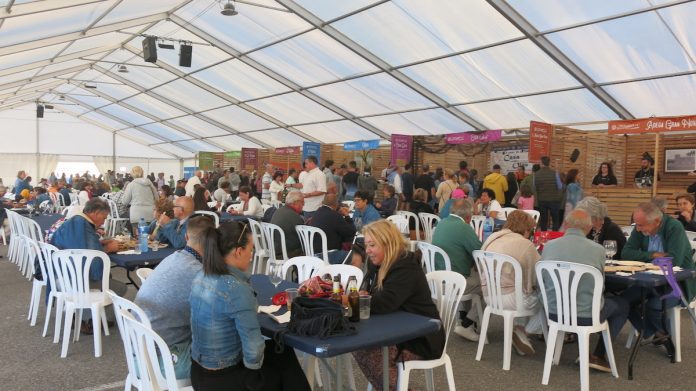 Mais dun millar de persoas asi stiron á carpa gastronómica