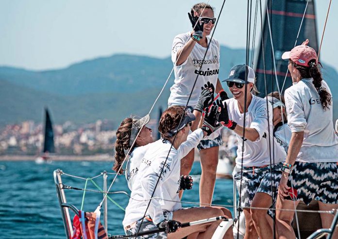 equipo vela femenino Dorsia Covirán Sailing Team