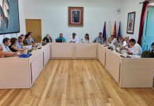 “El alcalde convoca un pleno urgente el último día para dar salida a temas que llevan meses aparcados”