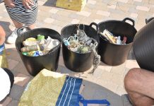 Medio centenar de voluntarios retiran 20 kilos de basura marina de la playa de Camposancos