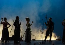 A Guarda acoge la representación de la obra de teatro «Crónicas do Paraíso»