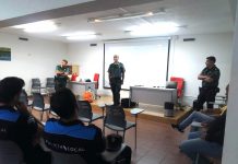 La Policía Local y funcionarios de Baiona reciben un curso de Soporte Vital Básico y DESA