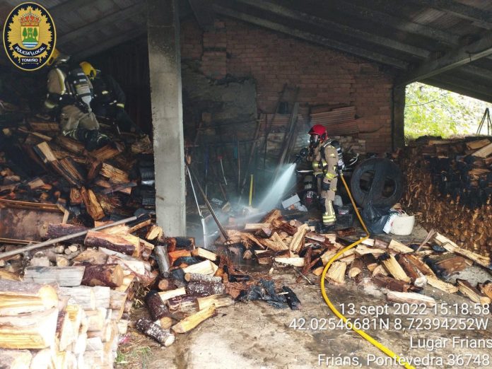 incendio coche galpon tebra