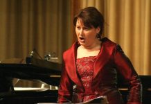 El Mosteiro de Oia acogerá el concierto de la Soprano Teresa Novoa y el pianista Carlos E. Pérez