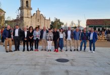 La Praza do Calvario, renovado epicentro de la actividad económica y social de O Rosal