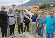 Honradas vecinas de Oia hallan una mochila con dinero y la entregan a la Guardia Civil