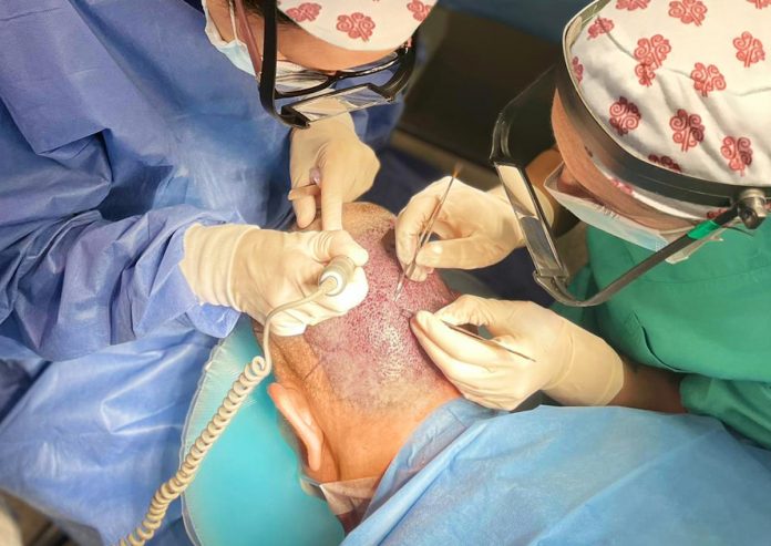 La Unidad de Alopecia de Ribera Povisa ya realiza trasplantes capilares
