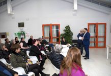 Paco Ferreira clausura los seminarios del aula de mayores de la Universidad de Vigo