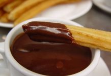 Música y chocolate con churros para recibir el año en Tebra