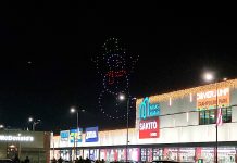 120 drones toman el cielo de Nigrán para inaugurar el nuevo Centro Comercial Nasas
