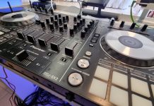 Camos revive los años 80 con una fiesta temática en el bar Cabaliño do Demo