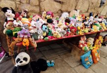 Rastrillo Solidario en Tui a favor de la Asociación de Ayuda a Niños Oncológicos de Galicia
