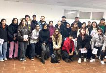 Alumnos del IES Primeiro de Marzo visitan el Centro de Información a la Mujer de Baiona