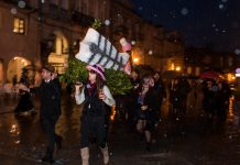 Tui despide el Carnaval con el Enterro do Bacallau