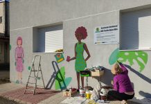 Mujeres artistas llenan de color el Espazo de Autoarranxo de O Rosal