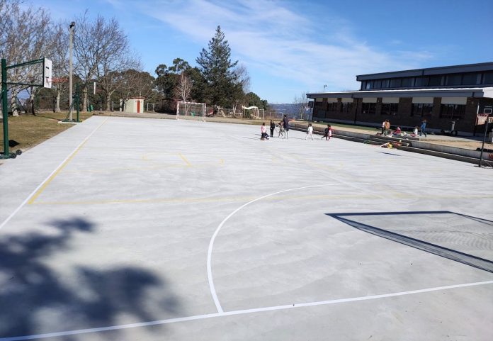 pista polideportiva del colegio de Belesar