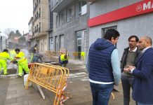 Obras en la red de saneamiento para poner fin a inundaciones en un inmueble de la calle Ourense