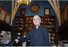 El Coengo archivero de la Catedral de Tui, Avelino Bouzón, pregonero de la Semana Santa de tudense