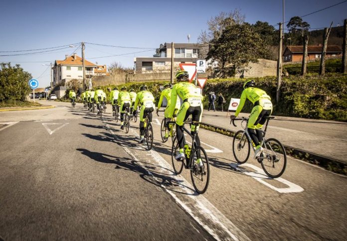 El Vigo-Rías Baixas ficha al colombiano Ortega y recupera a Ara para la Vuelta Extremadura