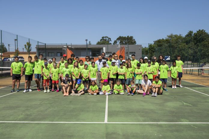 ILUMINACION PISTAS TENIS as cercas