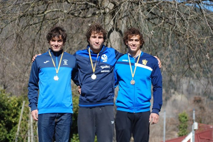 Medalla de oro para Manu Ochoa en la I Copa de España de Kayak Cross