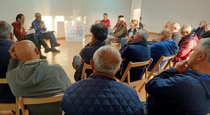 Acto publico O territorio_monte e auga