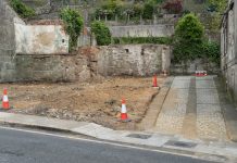 Tui realiza el desmontaje de dos inmuebles en ruinas en el conjunto histórico