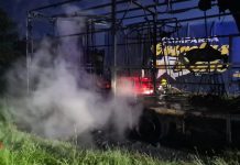 Calcinado el remolque de una comparsa de Tomiño