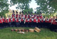 La Banda de Gaitas e Percusión A Ínsua de Caldelas presenta su nuevo traje