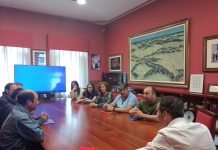 El alcalde de Tui muestra su apoyo a los trabajadores de Maderas Iglesias