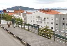 Baiona reparará la pasarela peatonal de madera en la carretera de subida a Baíña