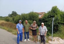 Malestar entre los vecinos de Mañufe por un vertido «do saneamento que contamina as augas de regadío»