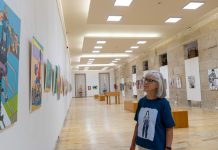 Chuny Vázquez presenta una retrospectiva de su obra pictórica en Tui